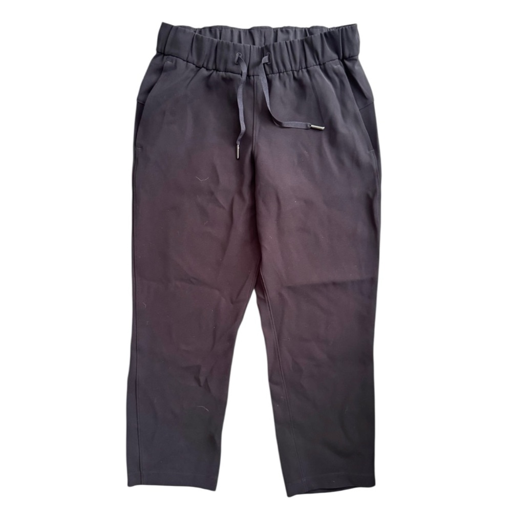 Lululemon athletic Black crop Jogger Pants with pockets size 4 602